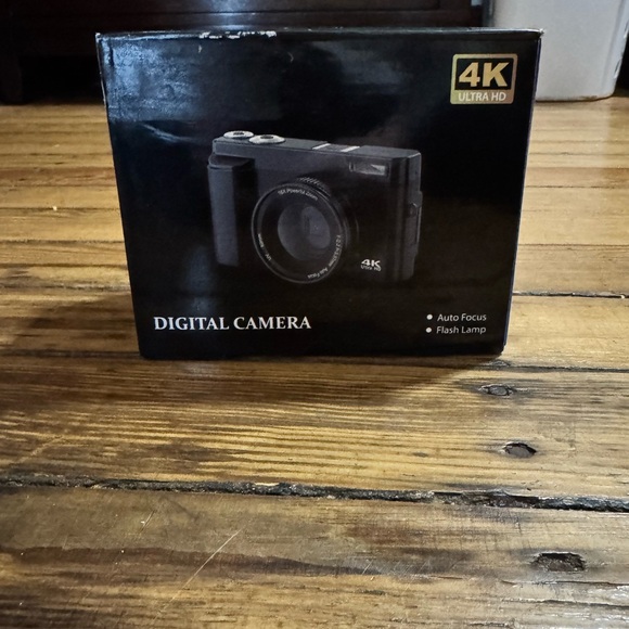 DC101 4K 48MP Resolution, 16x Zoom Auto Focus Flash Lamp Ultra HD Digital Camera - Picture 2 of 5